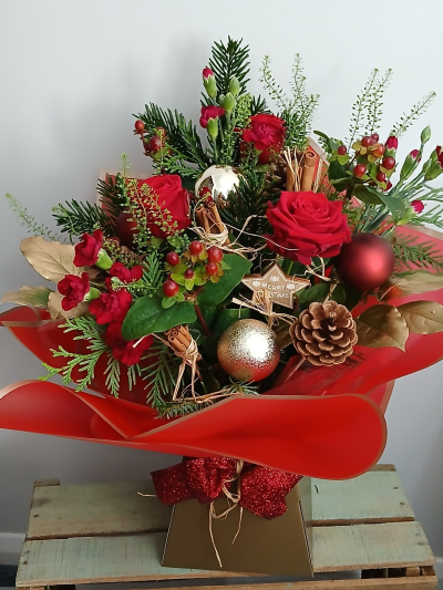Christmas Posy Box - Christmas Posy Box flower arrangement available for delivery from By Arrangement. Local florist in Gosport. On  line flower orders. Christmas flower arrangement.