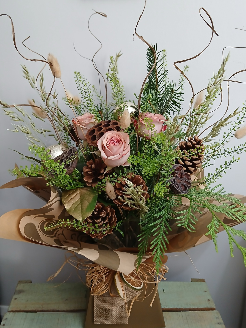 Natural Style Christmas Posy Box