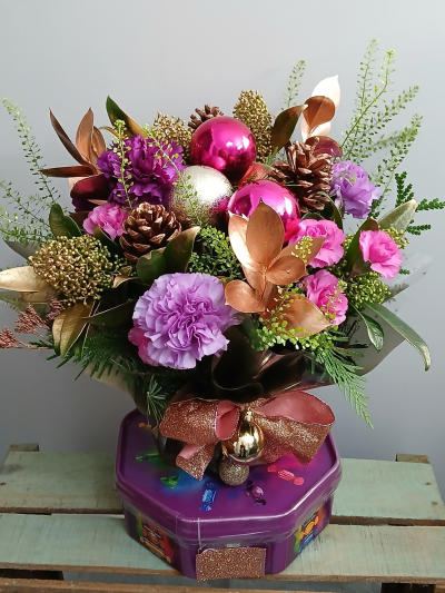 Christmas Posy Arrangement with Chocolates - Colourful Christmas flower arrangement with chocolates delivered by your local florist Gosport. Same day flower delivery. Christmas flowers from By Arrangement Gosport