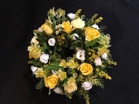 Classic wreath (yellows and white)